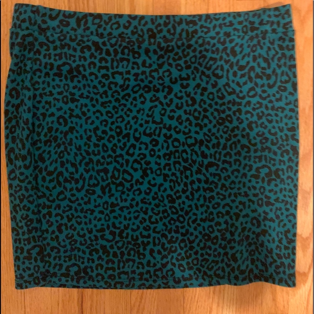 Leopard print pencil skirt